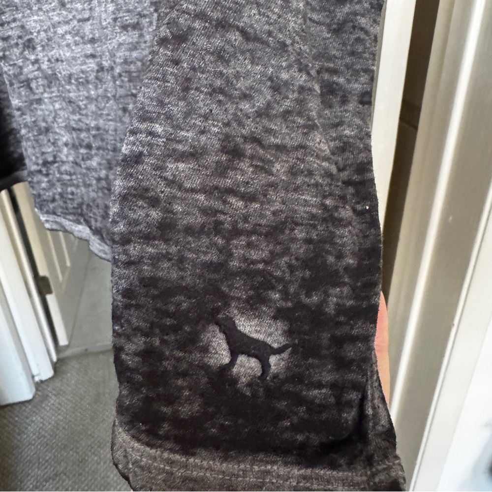 Women’s Large Gray PINK! Cropped Tank Top - Picture 3 of 4